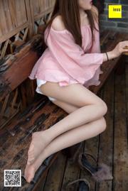 海外中国人モデル「ブラックシルクミニスカートとハイヒールガール」[丽柜LiGui]美しい脚と翡翠の足の写真