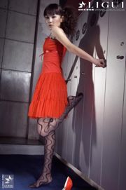 Model Mi Huimei "De remmachine in de biljartkamer" [Ligui LiGui] Foto van mooie benen en jade voeten