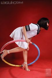 Modelo Yumi "Linda garota da escola mostra meias ao malhar" [Ligui LiGui] Foto de pé de seda com foto